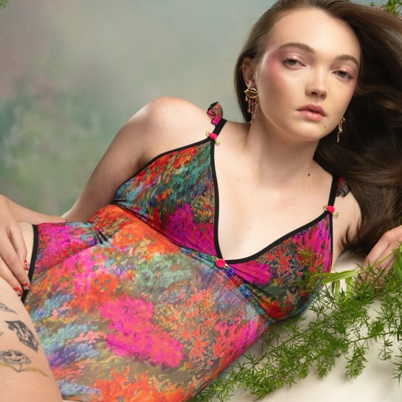NWT Silky Mesh Flutter Strap Parade Bodysuit (Monet Floral Print) - Picture 4 of 5